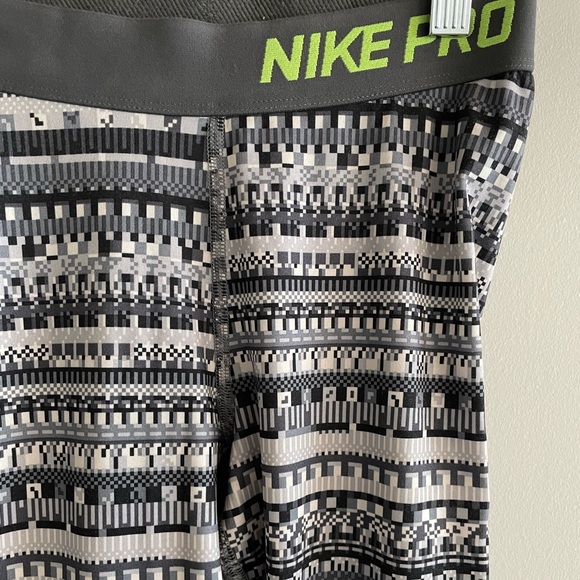 Nike Hyperwarm Tights - Picture 2 of 4
